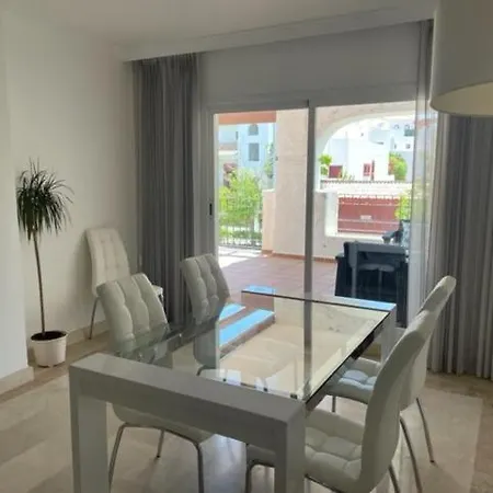 Beachside 3 Bedroom In La Gavia, San Pedro De Alcantara *